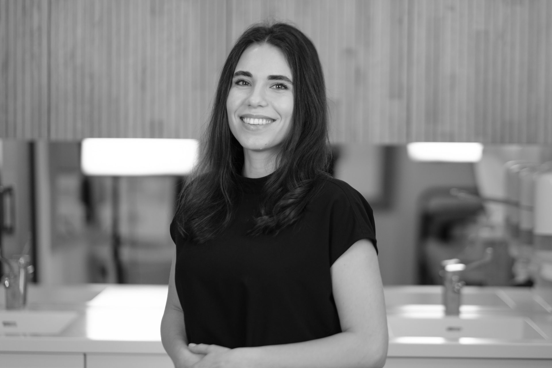 Dr. Rill Leila
